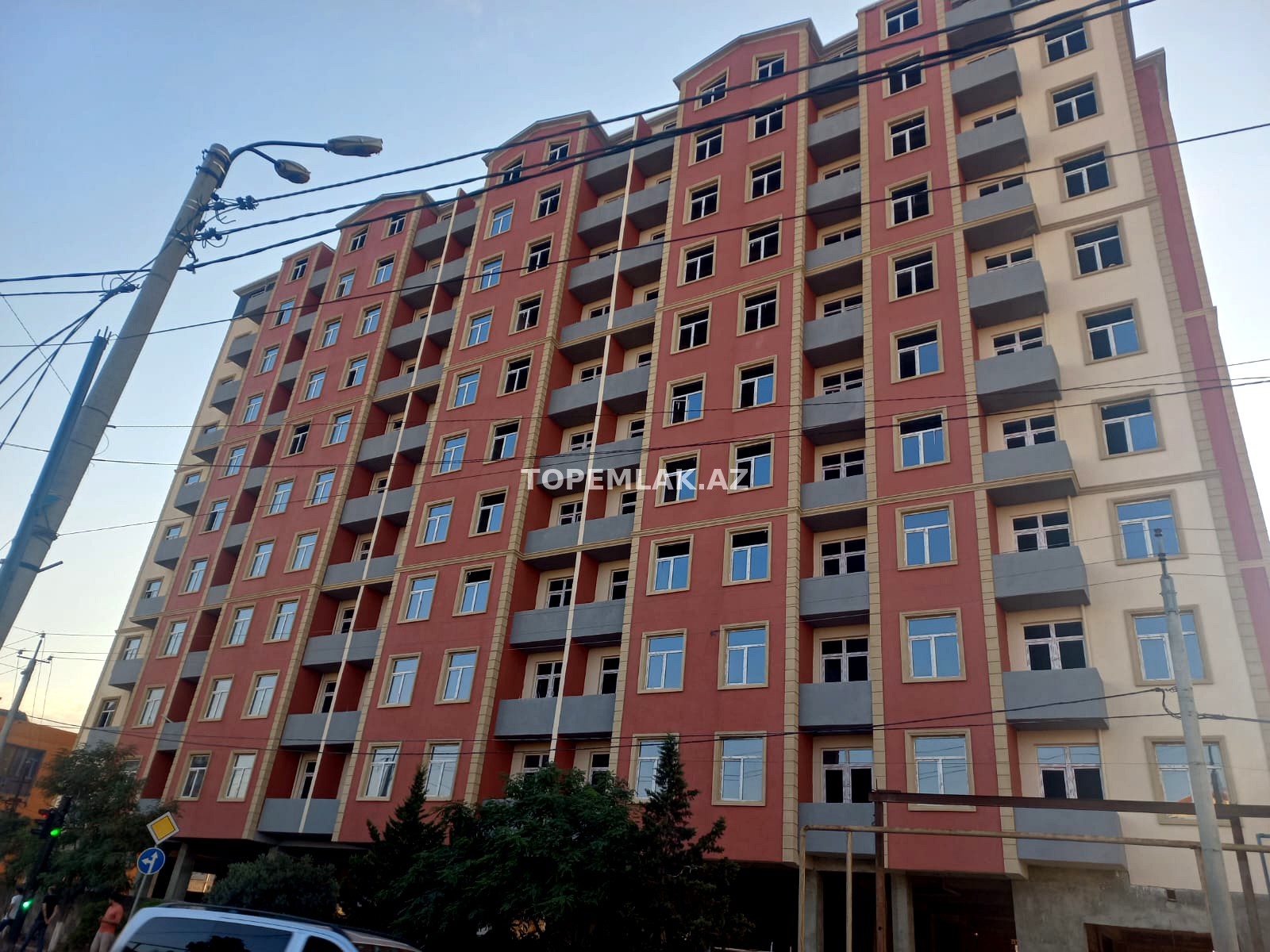 Masazır Residencedə podmayak mənzil satılır